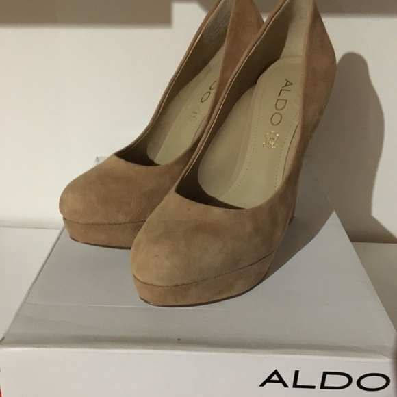 Aldo Nude Suede Platform Pumps - Picture 2 of 6
